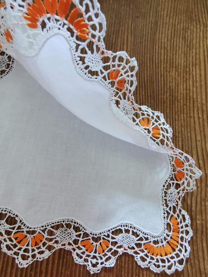アンティークフランス 透かしレース スカラップフリル装飾 リネンクロス ドイリー
