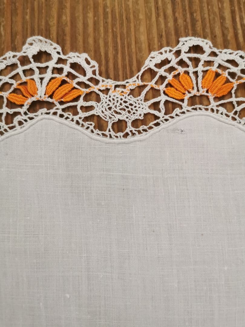 アンティークフランス 透かしレース スカラップフリル装飾 リネンクロス ドイリー