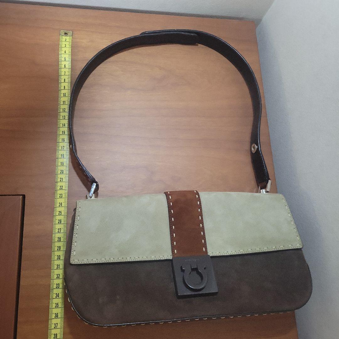 Ferragamo ショルダーバック
