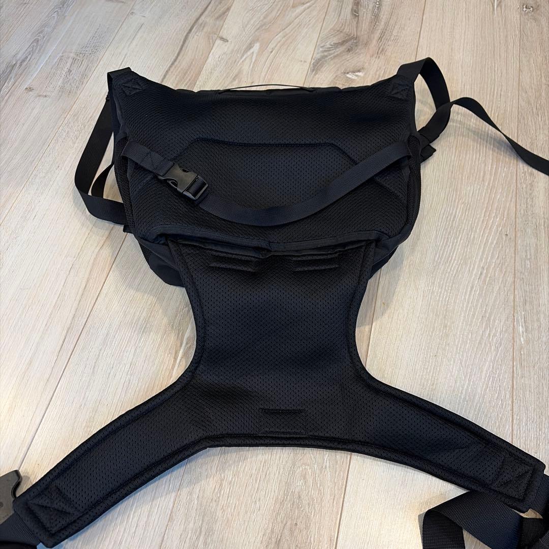 THE NORTH FACE ブラックメッセンジャーバッグ スリング 抱っこ紐