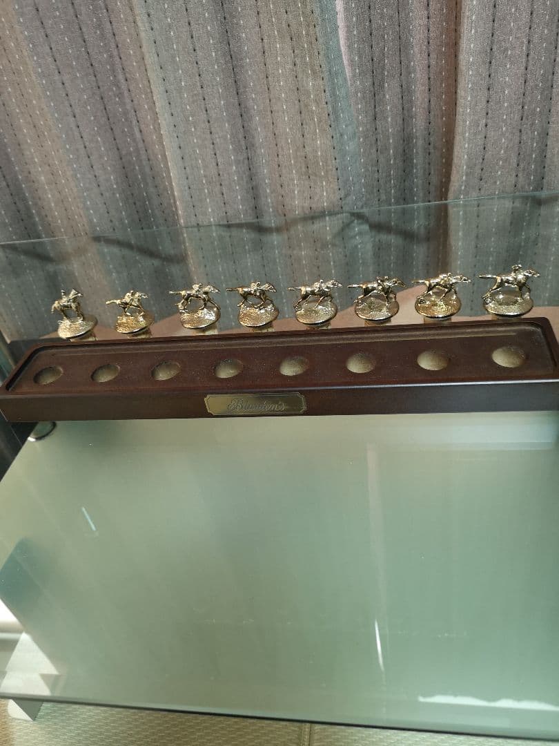 ブラントンBLANTON'S専用台座と貴重なゴールドキャップ全種類