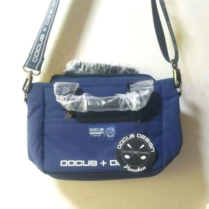 ★新品未使用★DOCUS ドゥーカス カートラウンドバックストラップ付ネイビー