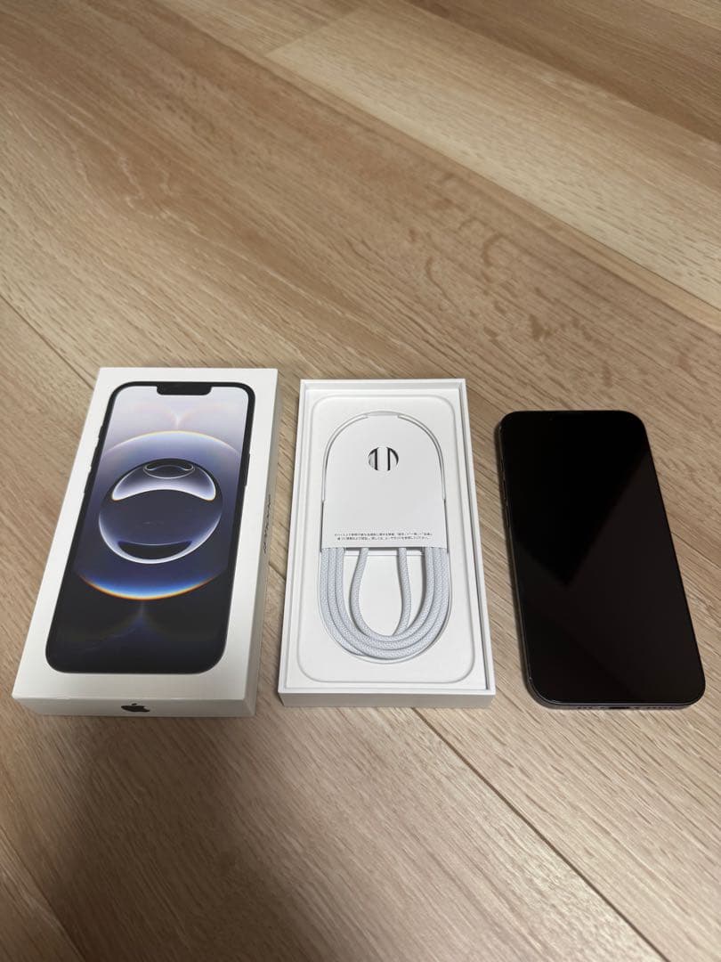 Apple iPhone 16e ブラック 本体