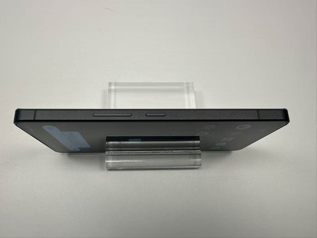 外観極美品 Aquos R8 pro docomo 256gb simフリー