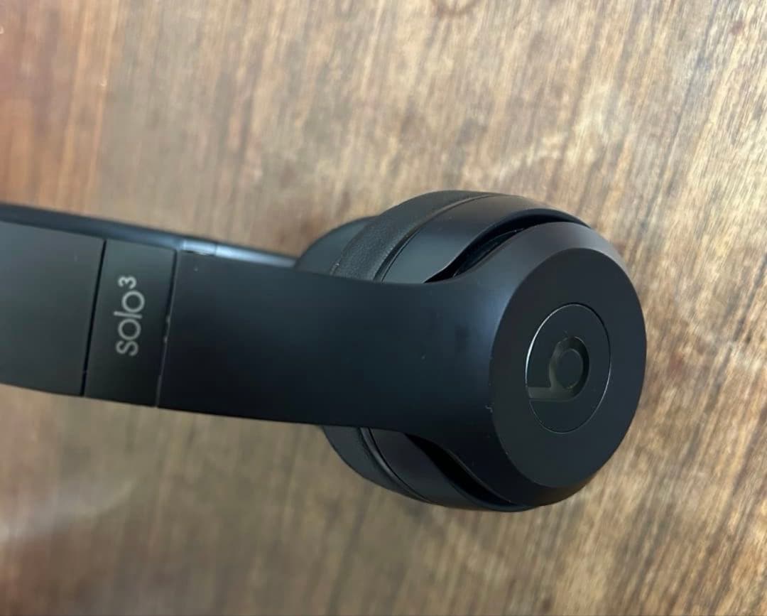 Beats Solo3 Wireless マッドブラック