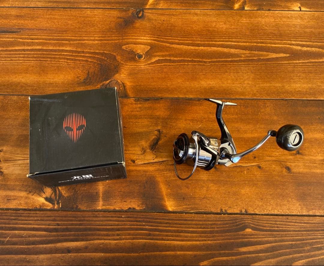 新品未使用　スピニングリール　6000番　ジギング　ショアジギング　シーバス