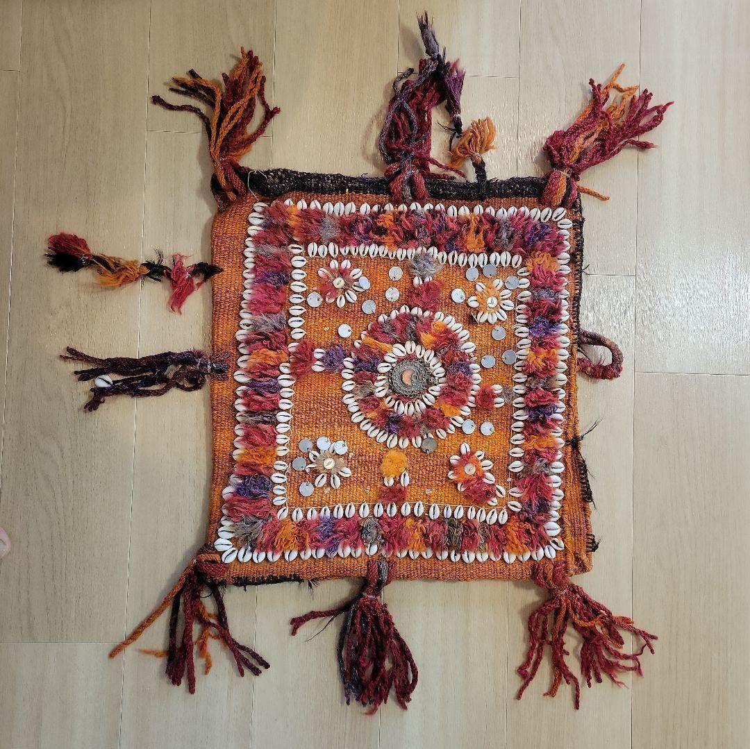 カラッシュ族の70年代のヴィンテージ・バッグ(キリム・手作り・硬貨・・貝殻