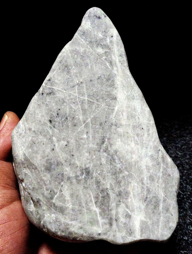 ★翡翠原石★糸魚川硬玉【小滝・川ズレ・底カット】