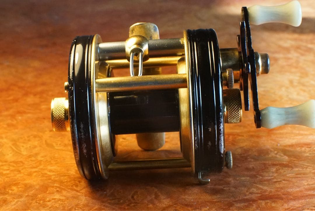 ABU アンバサダー 5000 デラックス メンテ済 フレーム修正済