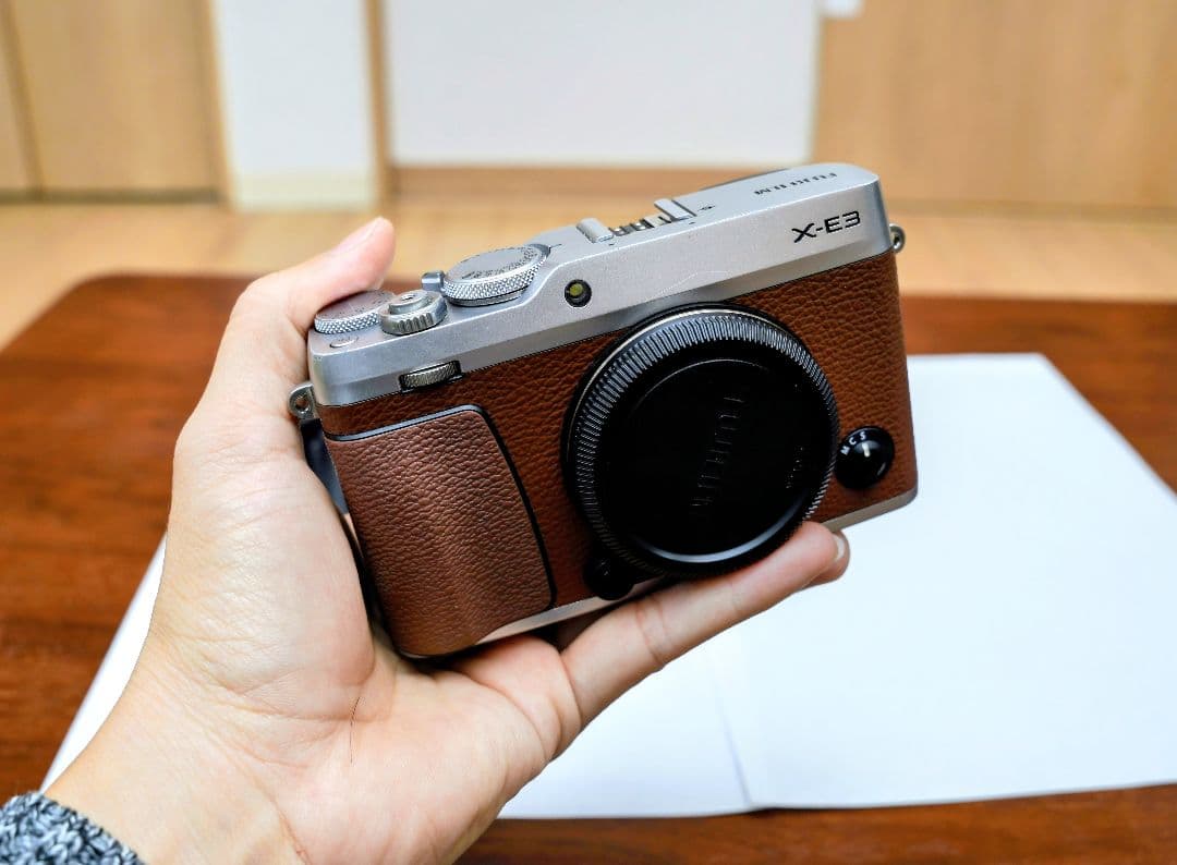 Fujifilm X-E3 ブラウン