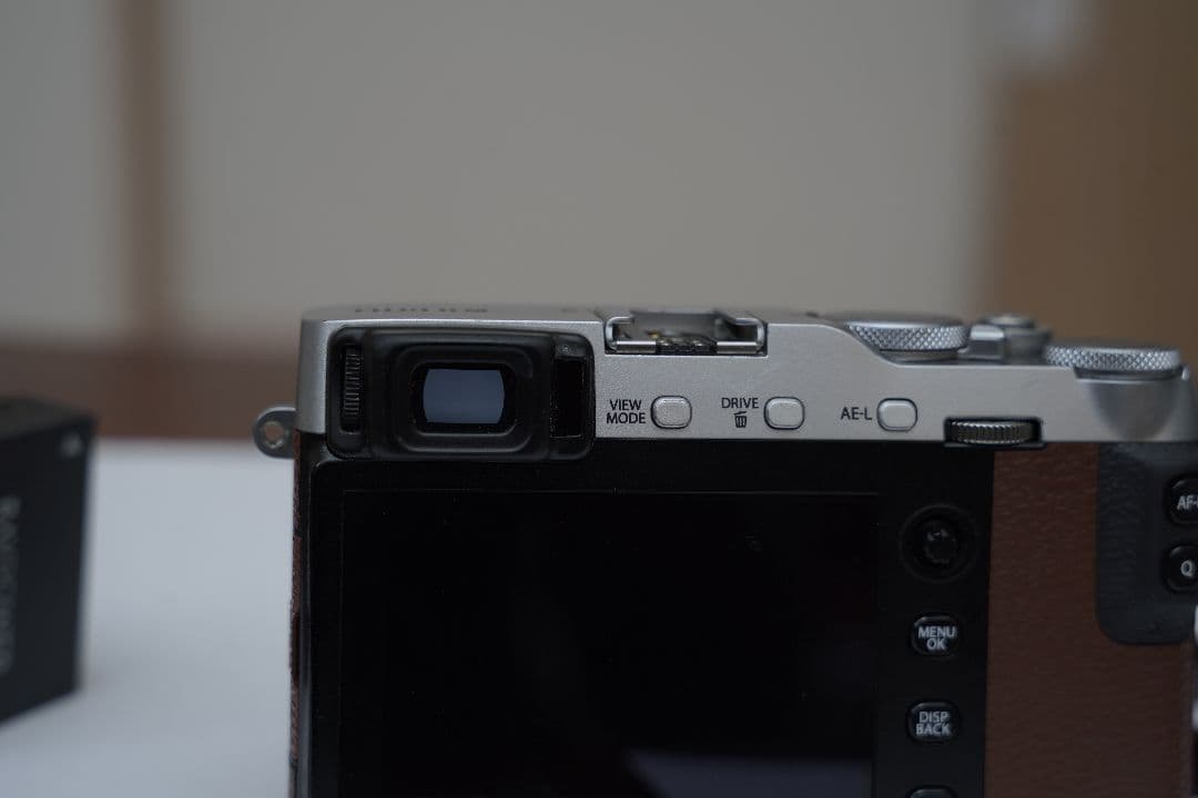 Fujifilm X-E3 ブラウン