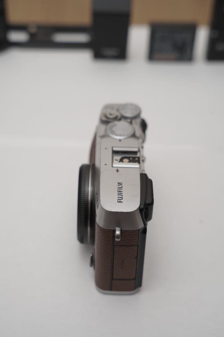 Fujifilm X-E3 ブラウン