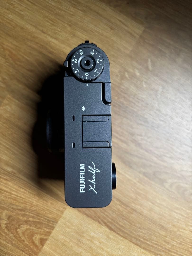 FUJIFILM Xhalf X-HF1 チャコールシルバー