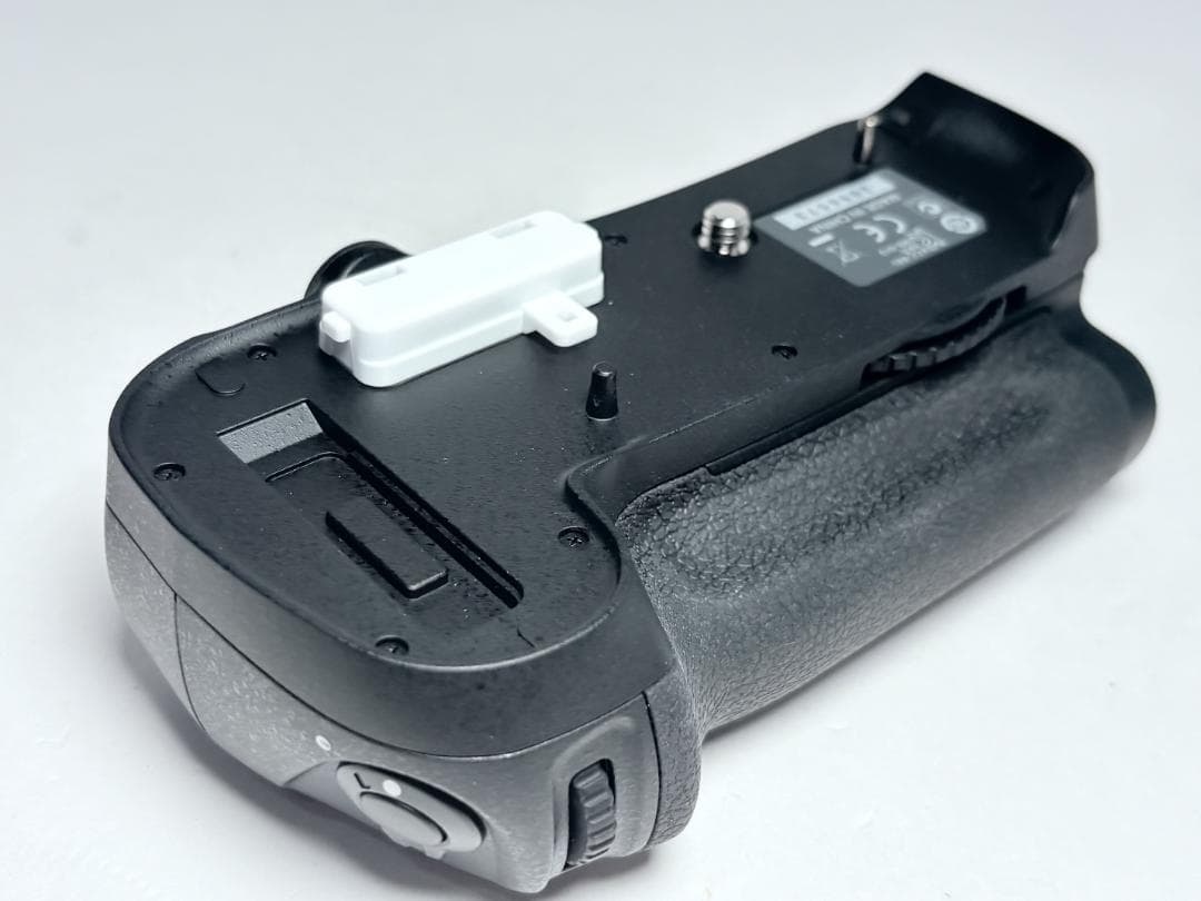 新品級 ニコン MB-D12 マルチパワーパック