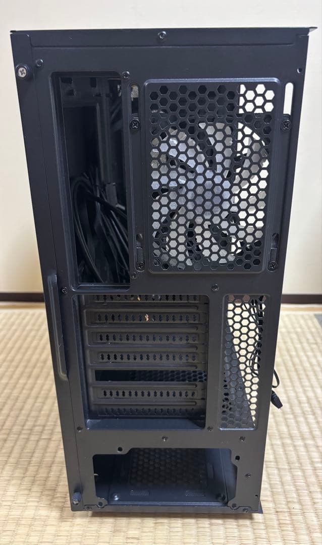 MSI MAG VAMPIRIC 100R ゲーミングPCケース