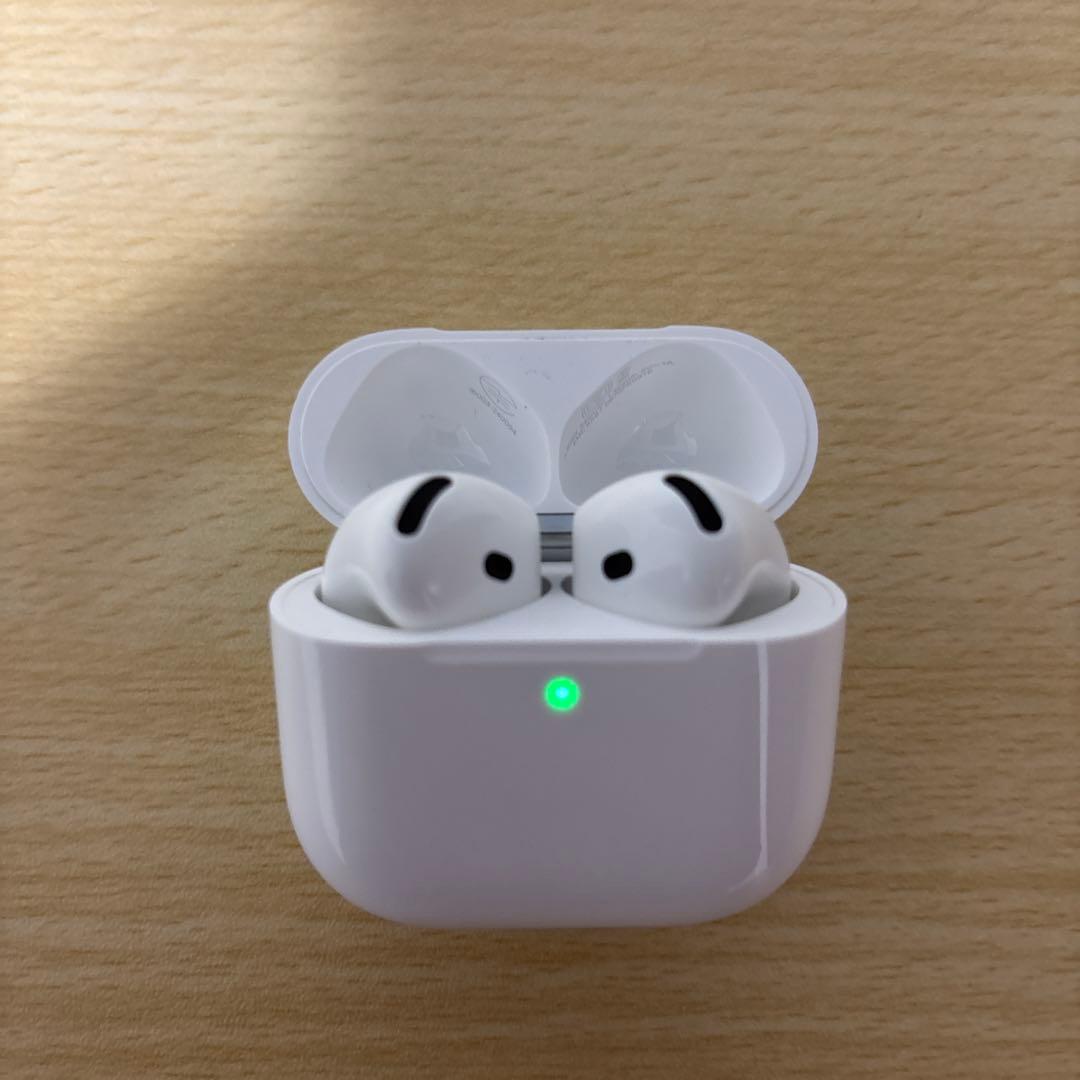 AirPods 4（ANC）ノイズキャンセリング搭載　Apple 美品