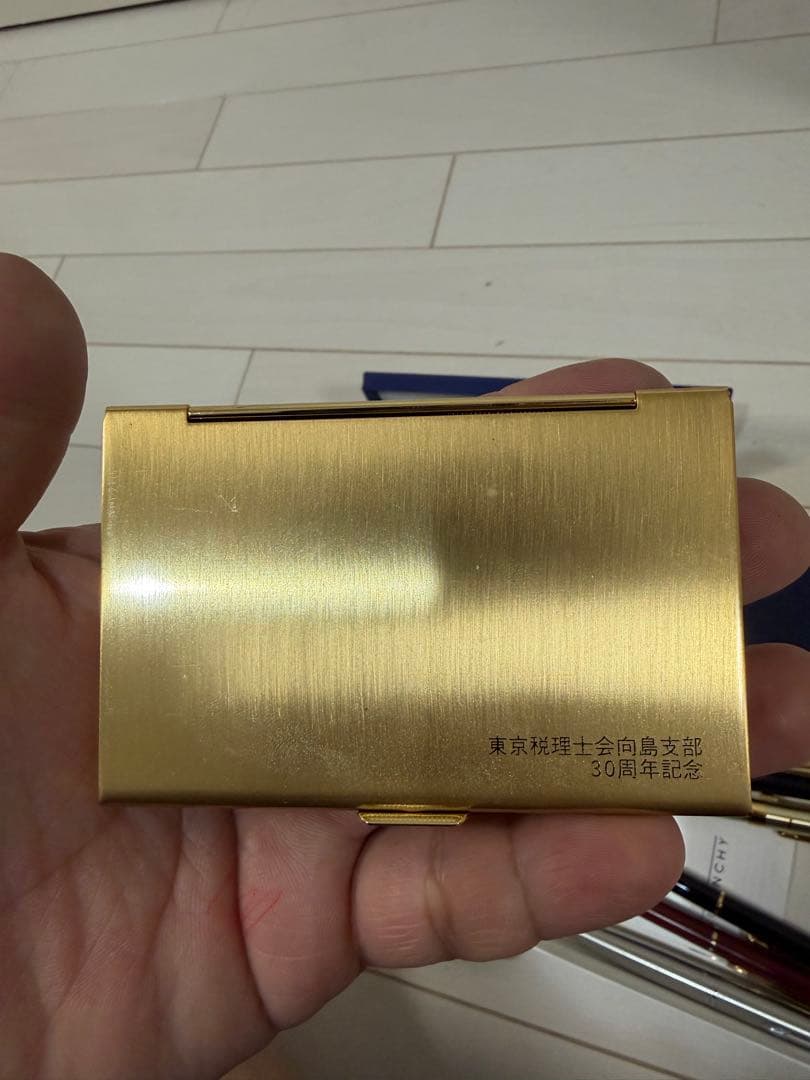 ジバンシー、Burberry、クロス、イヴ・サンローラン名刺ケース、ボールペン