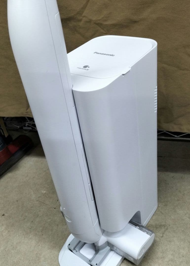 パナソニック　MC-NS10K コードレスクリーナー　2023年製