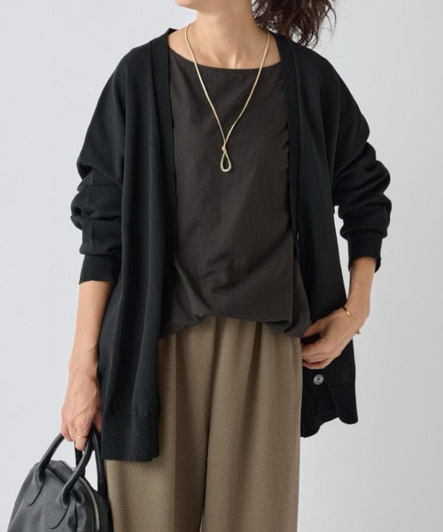 BEARDSLEY ビアズリー　シャツTシャツ　ブラック　洗える ブラウス