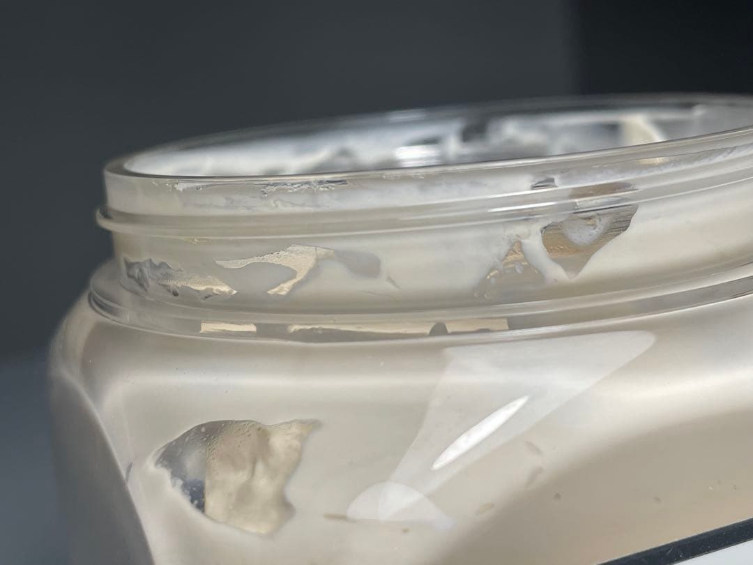 （極美品）ローラメルシエ　ホイップドボディクリーム　アンバーバニラ　300ｇ