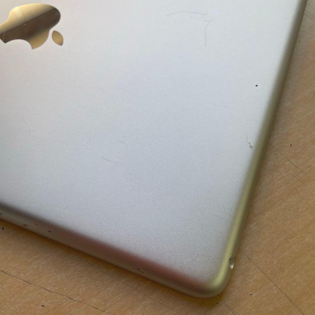 iPad 第6世代　A1893　Wi-Fiモデル　シルバー　32GB #2