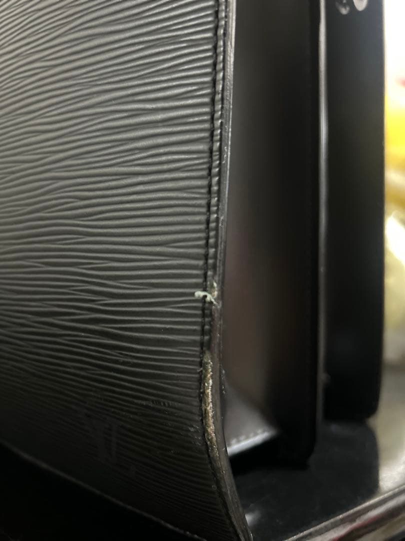 正規極美品✨ ルイ・ヴィトン エピ セルヴィエットフェルモワール ドクターバッグ