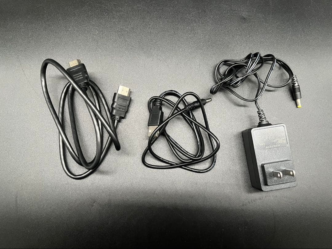 ★【美品】UENO-mono KABENI カベーニミニプロジェクター