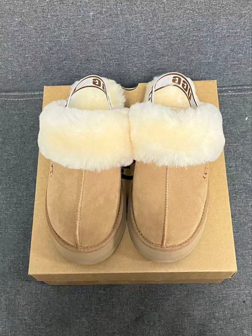 UGG ムートンブーツ ベージュ プラットフォームスリッパ 24cm