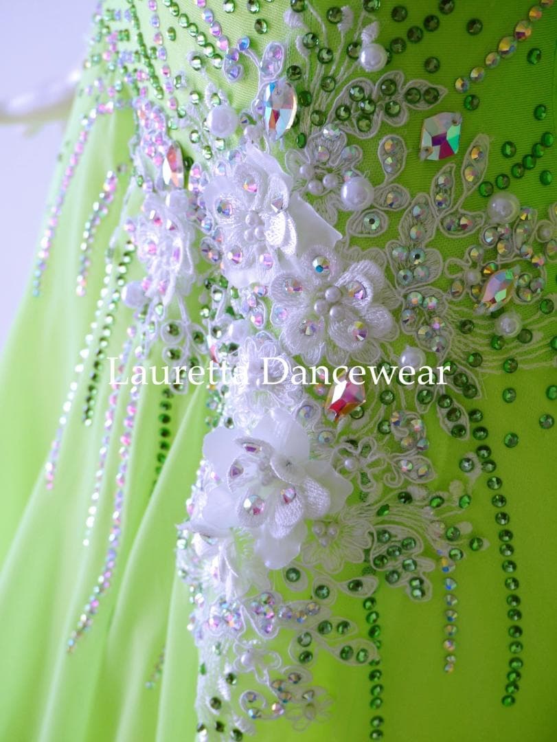 新品✨ラウレッタ 社交ダンスドレス ネオングリーン M 高級仕様 競技 デモ対応