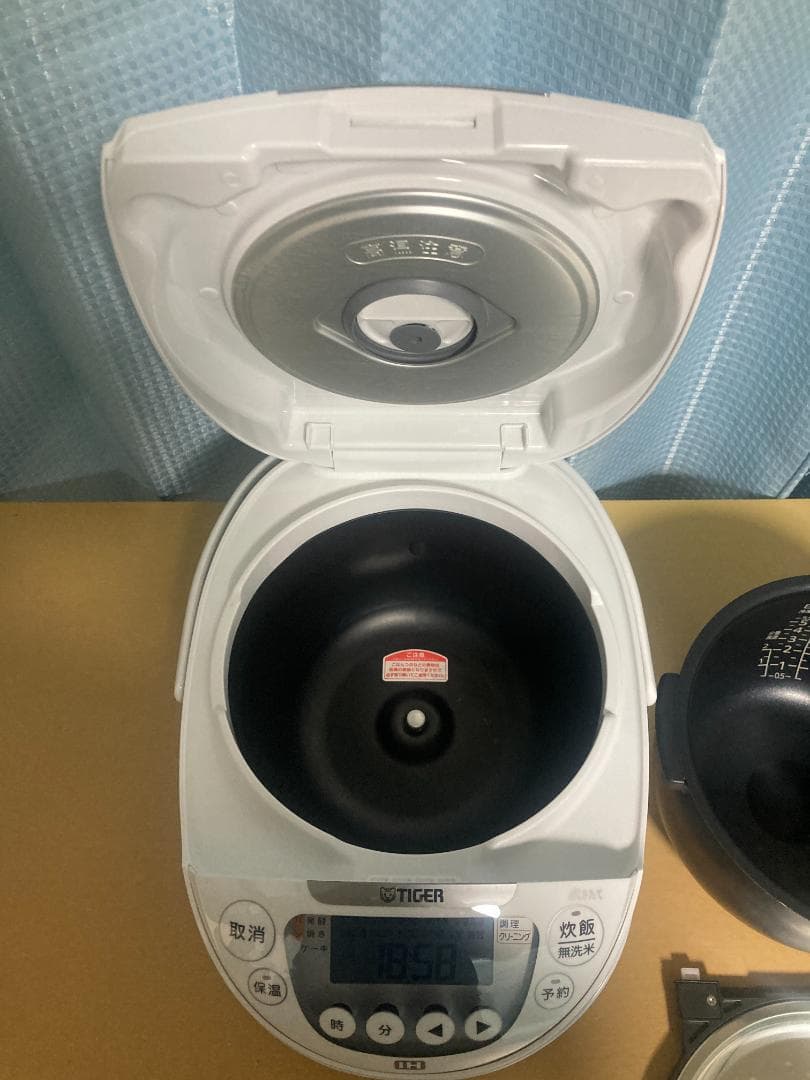 ★美品★2025年製TIGERJPW-Y100 IH 炊飯器 ジャー5.5合炊き