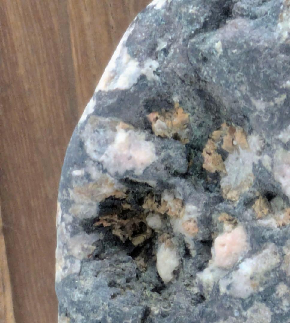 菊花石　ピンク主体の花　根尾 小林宗閑箱書き　鑑賞石 水石 　木製台座　文化財級