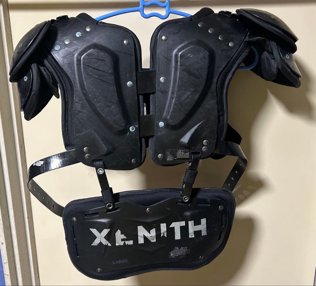 アメフト　xenith ショルダー　バックプレート　FLYTE