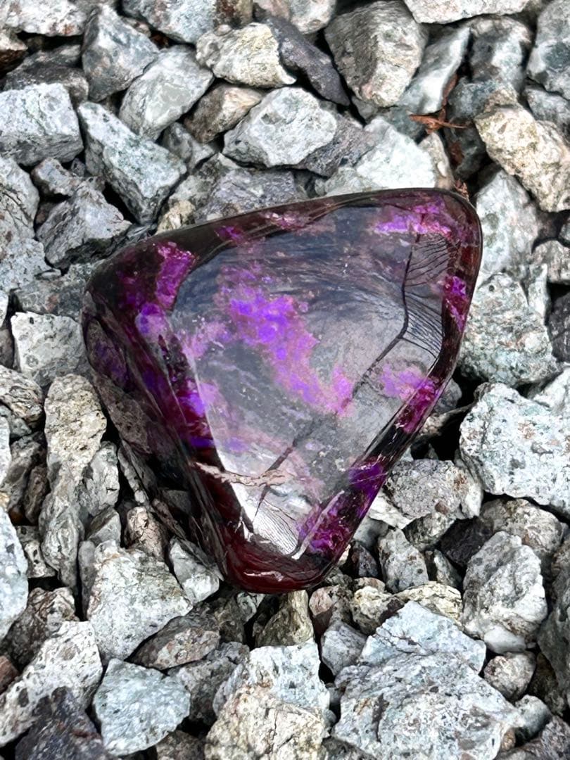 【希少】★世界三大ヒーリングストーン　天然 高品質 スギライト