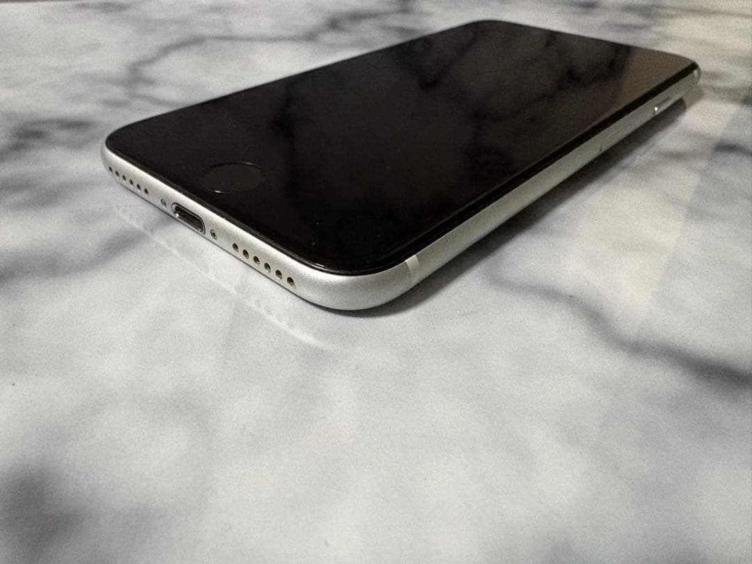 【美品】iPhone SE 第2世代　SIMフリー 64GB ホワイト