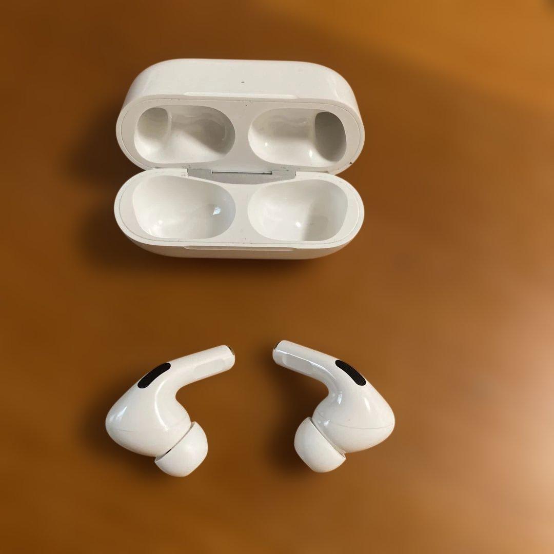 AirPods Pro ホワイト 充電ケース付き