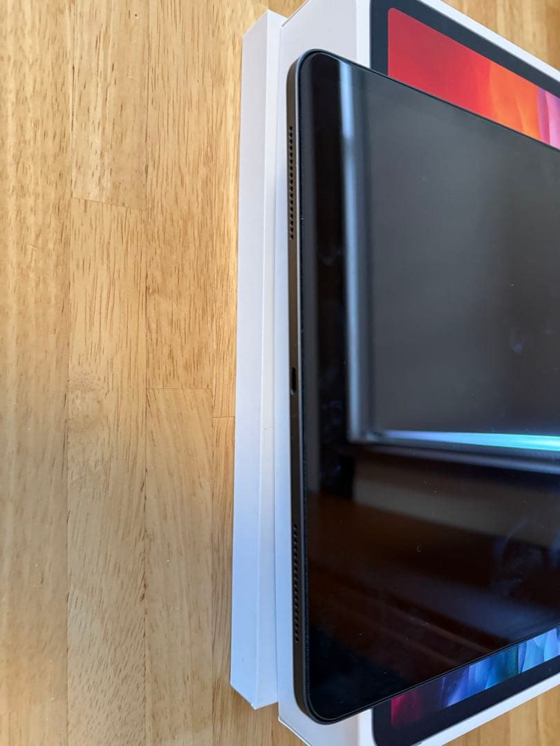 iPad Pro 12.9 第4世代 + Magic Keyboard