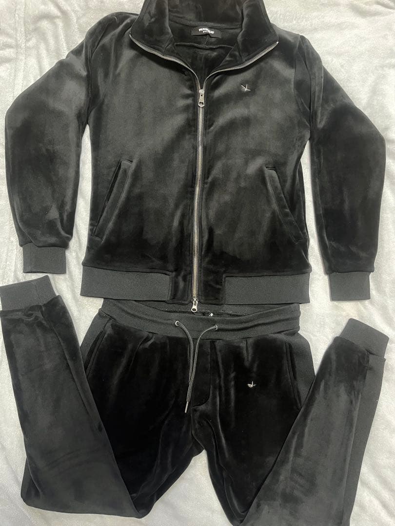 1piu1uguale3 ブラック セットアップ ベロア