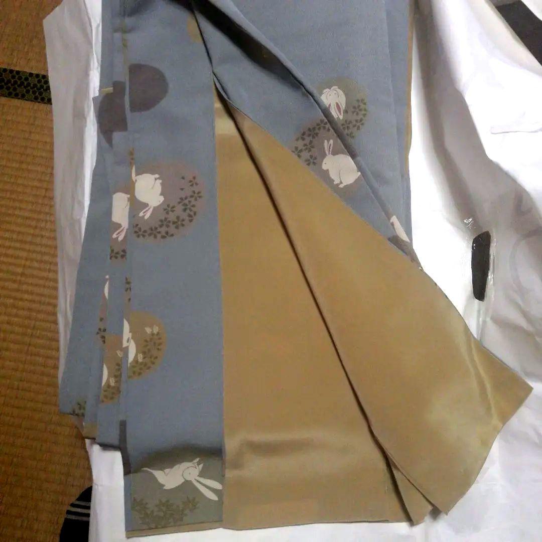 あ*ん様 美品小紋洗える　うさぎ柄　ブルーグレー色、冬こそ映える既製品