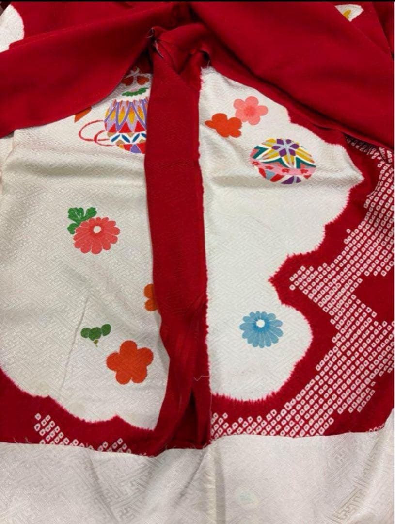 七五三　三ツ身女の子着物　正絹　仮絵羽　赤　豪華絞り　可愛い手毬柄　梅　鈴