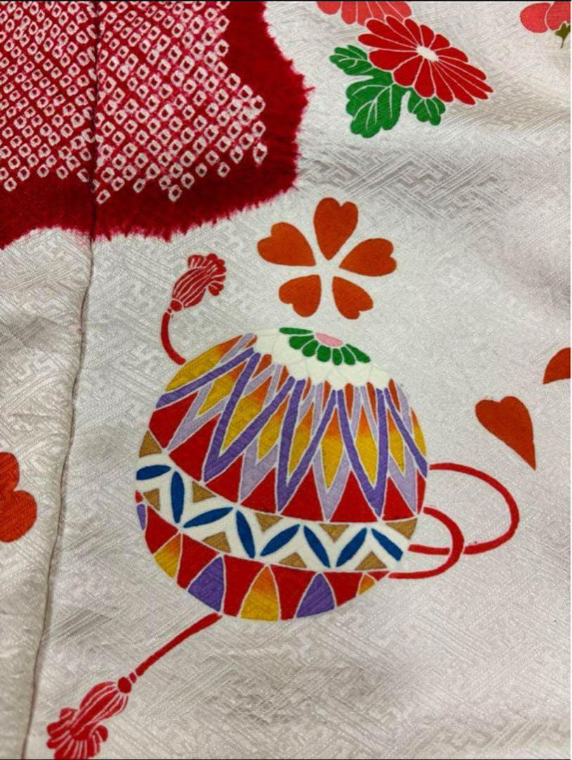 七五三　三ツ身女の子着物　正絹　仮絵羽　赤　豪華絞り　可愛い手毬柄　梅　鈴