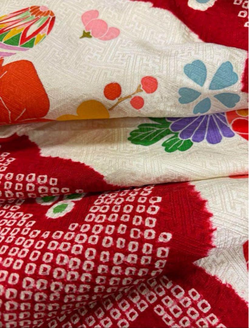 七五三　三ツ身女の子着物　正絹　仮絵羽　赤　豪華絞り　可愛い手毬柄　梅　鈴