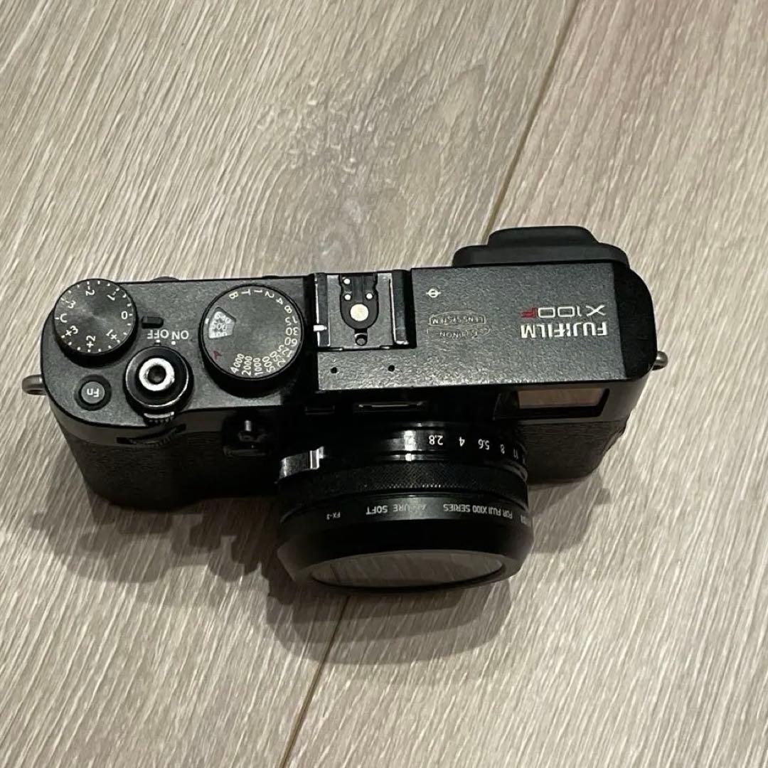 富士フイルム　X100f ブラック