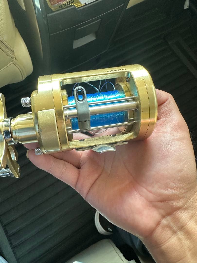 SHIMANO CALCUTTA 700 ベイトリール