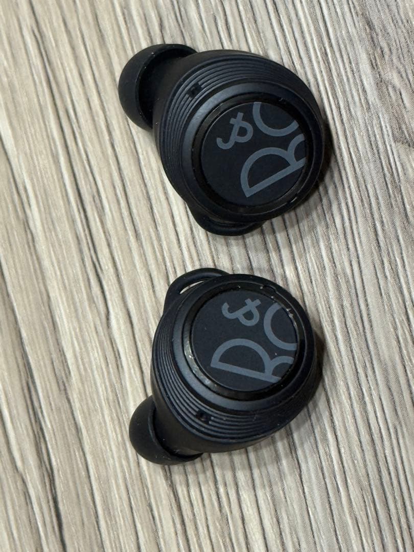 イヤホン BANG & OLUFSEN Beoplay E8 Sport Black