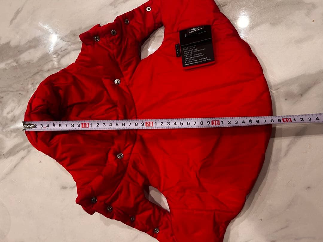 PRADA 赤 フード付きダウンジャケット　小型犬用