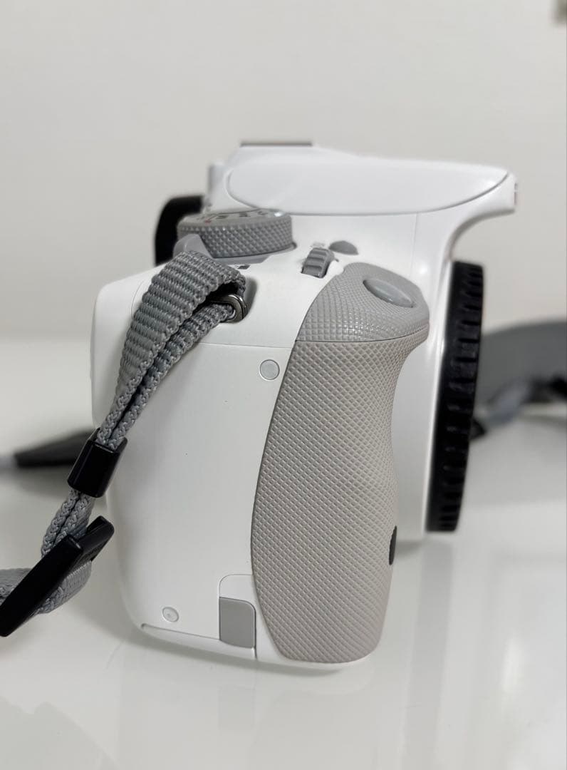 Canon EOS KissX7ホワイト レンズ2本付き