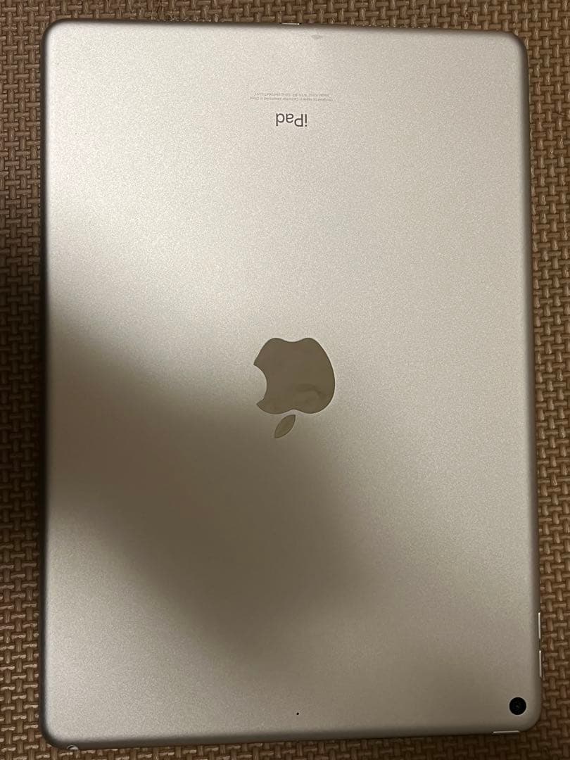 iPad Air 第3世代 64GB 中古（ケース付き）