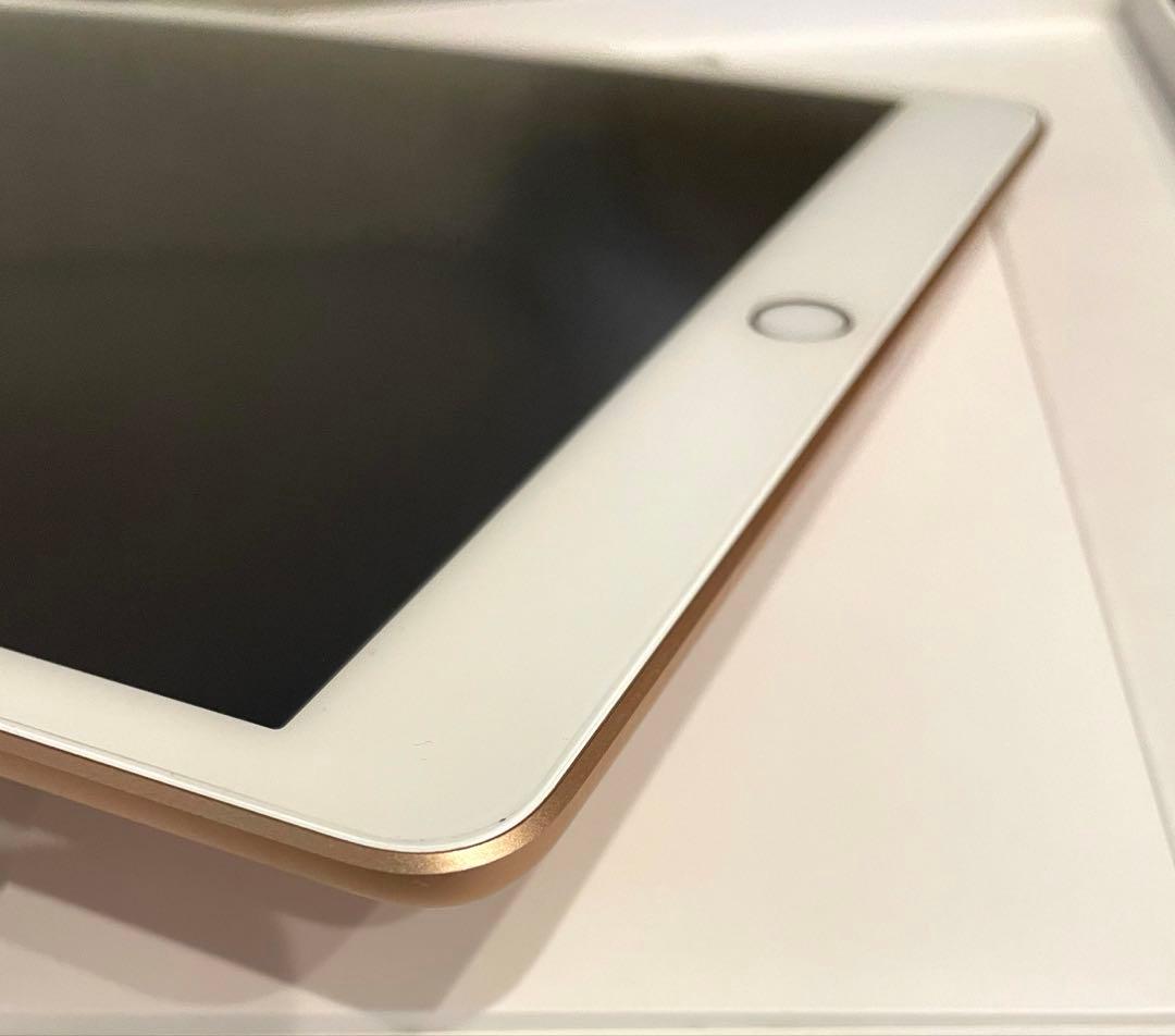 ゴールド iPad第8世代　未使用充電器・ケーブル付き　128GB Wi-Fi