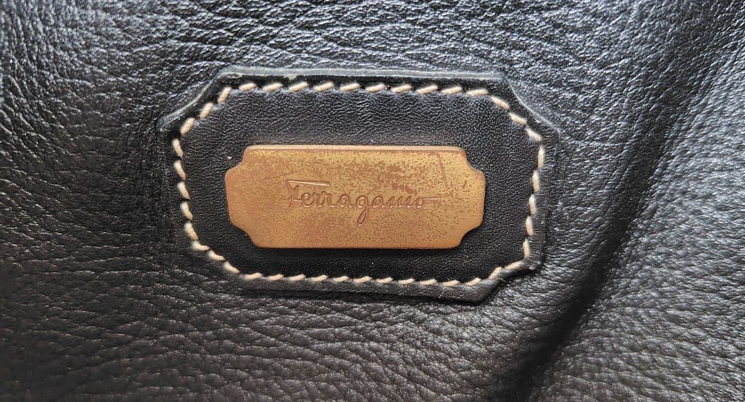 フェラガモ ボストンバッグ 黒 本革