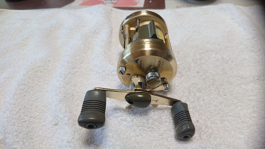 yasunakaシマノ　ベイトリール　カルカッタ400